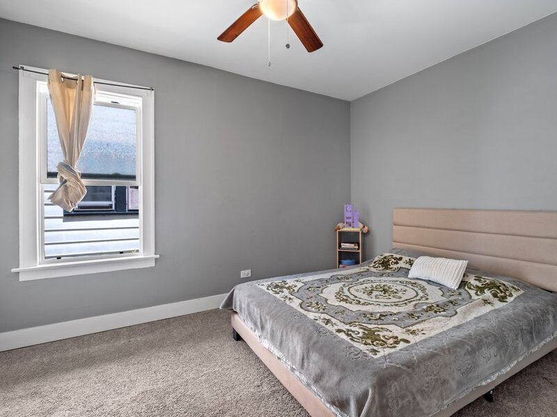 10724 S Prairie Avenue Chicago IL 60628