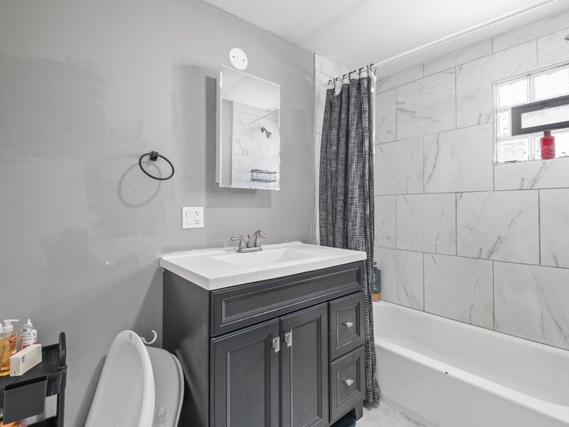 10724 S Prairie Avenue Chicago IL 60628