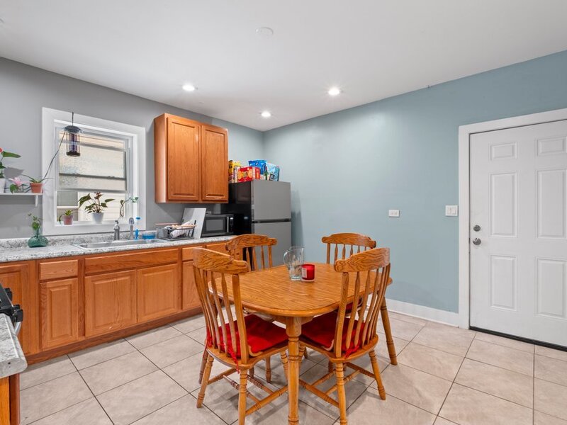 10724 S Prairie Avenue Chicago IL 60628