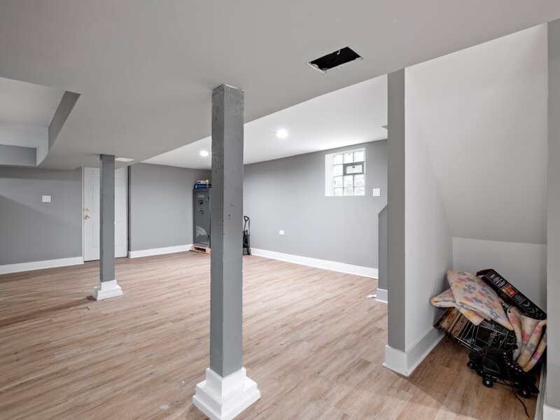 10724 S Prairie Avenue Chicago IL 60628