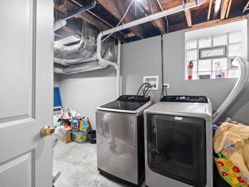 10724 S Prairie Avenue Chicago IL 60628
