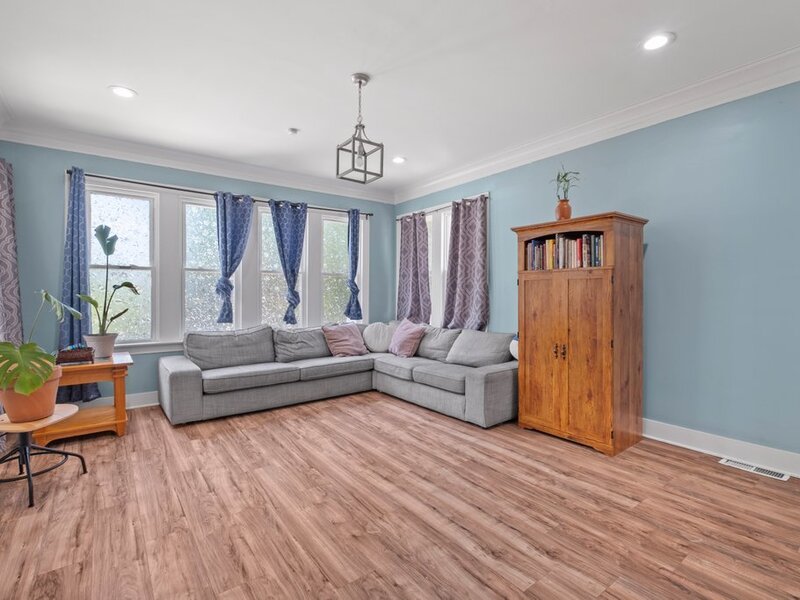 10724 S Prairie Avenue Chicago IL 60628