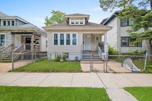 Photo of 10724 S Prairie Avenue Chicago IL 60628
