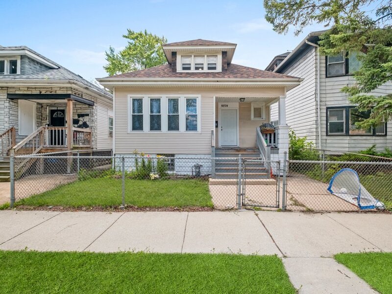 10724 S Prairie Avenue Chicago IL 60628
