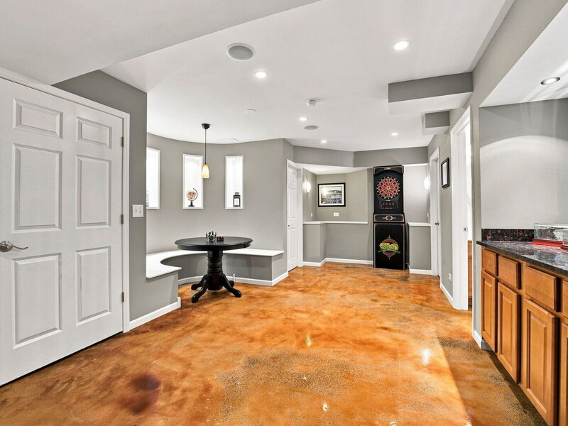 150 Santa Fe Lane Willow Springs IL 60480