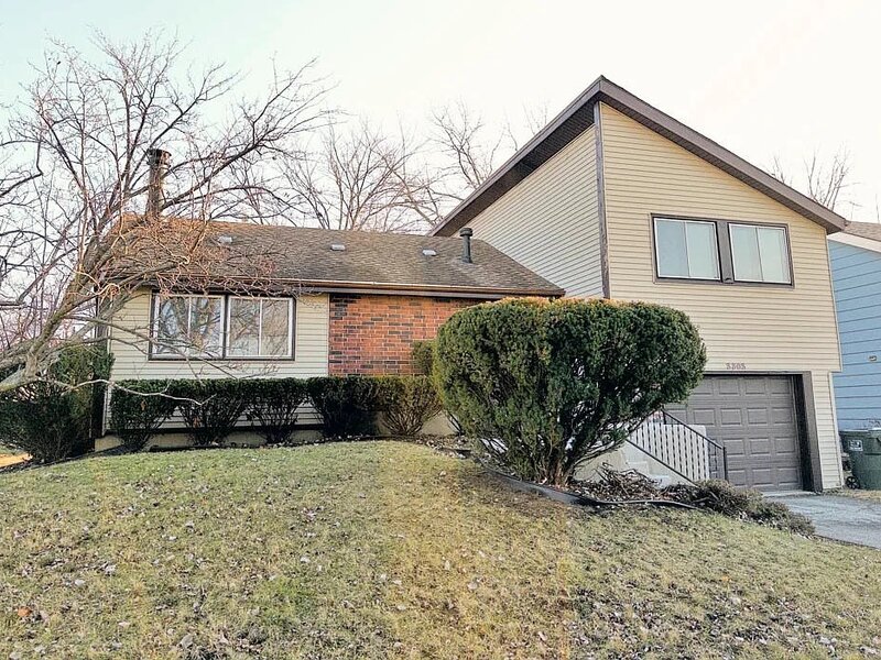 3303 Charlemagne Avenue Hazel Crest IL 60429