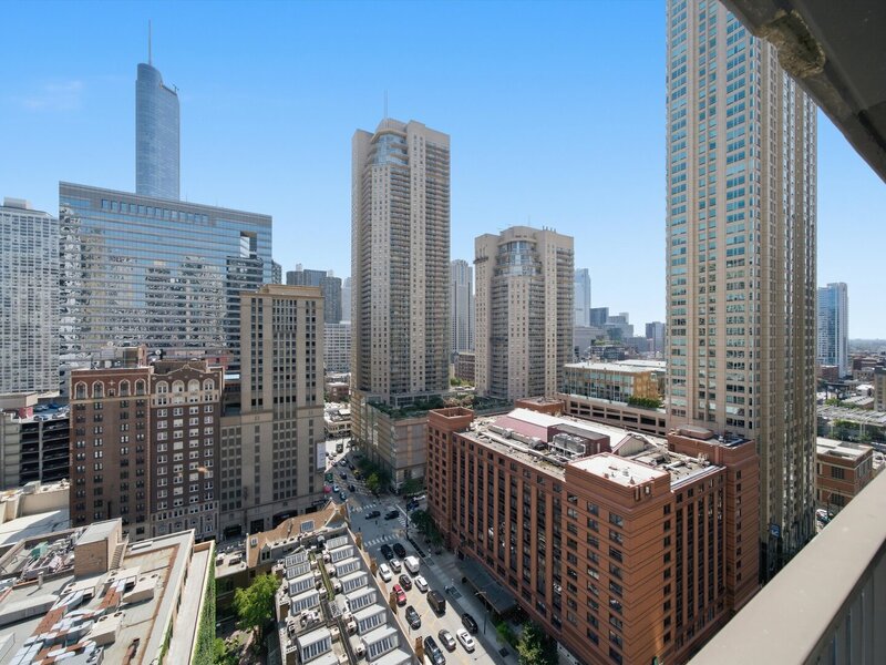 10 E Ontario Street Chicago IL 60611