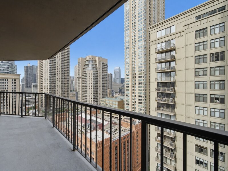 10 E Ontario Street Chicago IL 60611