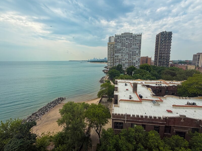 6301 N Sheridan Road Chicago IL 60660