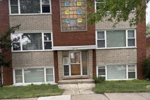 Photo of 7814 W Belmont Avenue Chicago IL 60634