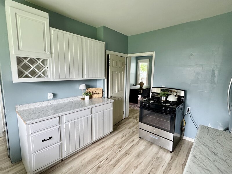 1549 W 14th Street Davenport IA 52804
