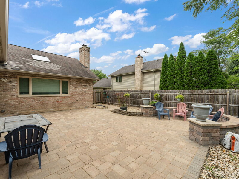 652 Naoma Drive Crete IL 60417