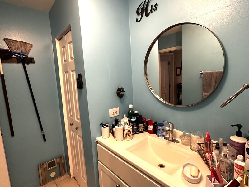 105 W Elk Trail Carol Stream IL 60188