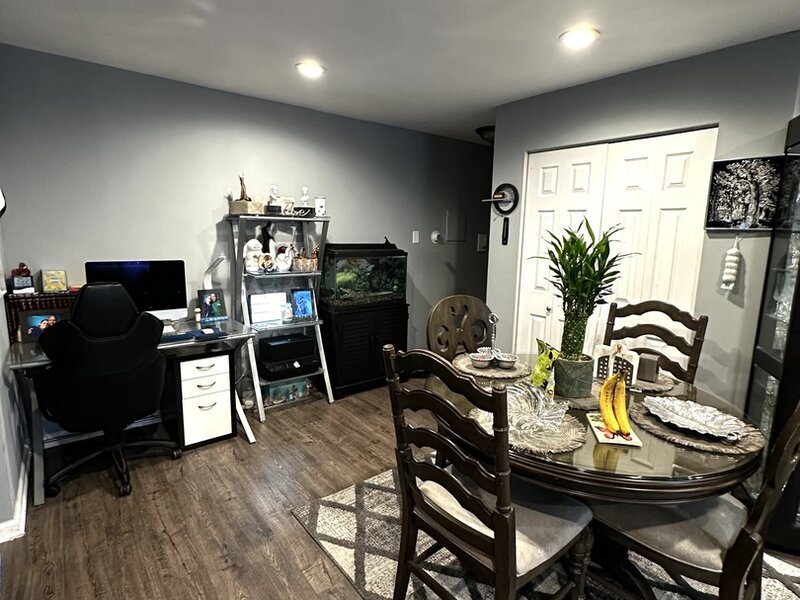105 W Elk Trail Carol Stream IL 60188