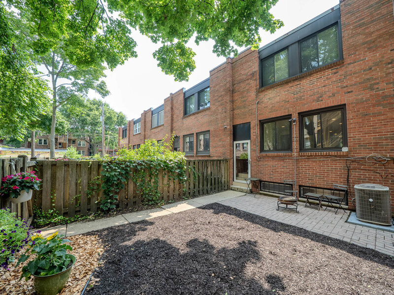 934 E 55th Street Chicago IL 60615