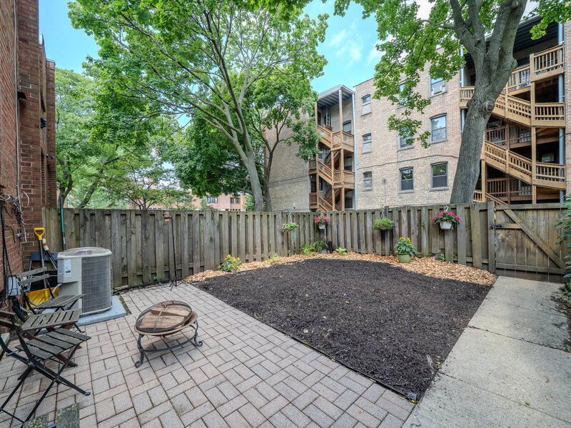934 E 55th Street Chicago IL 60615