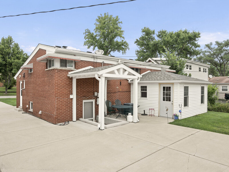 311 W Taylor Road Lombard IL 60148
