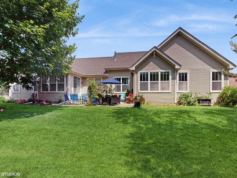 301 W Eagle Court Waukegan IL 60087