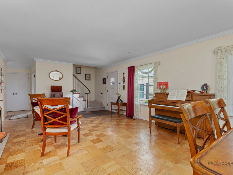 214 Washington Circle Lake Forest IL 60045