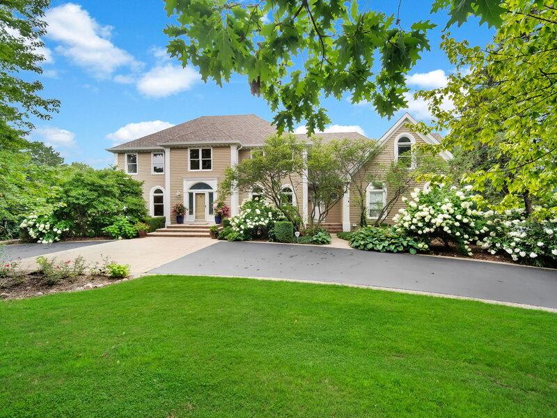 8 Lakeside Drive South Barrington IL 60010