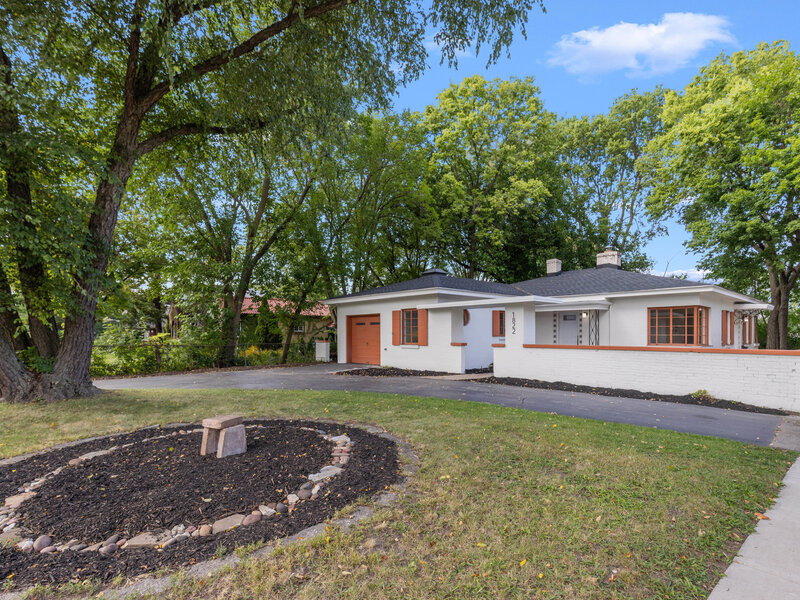 1822 E State Street Rockford IL 61104