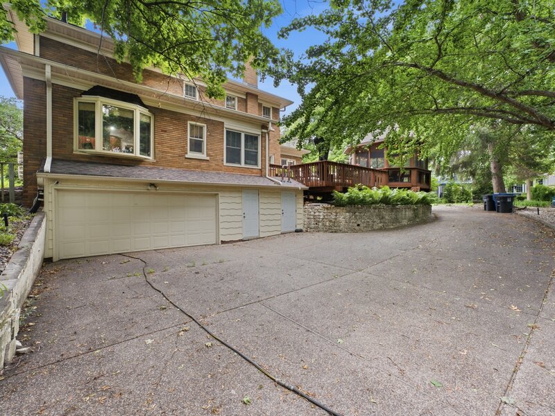 933 22nd Street Moline IL 61265