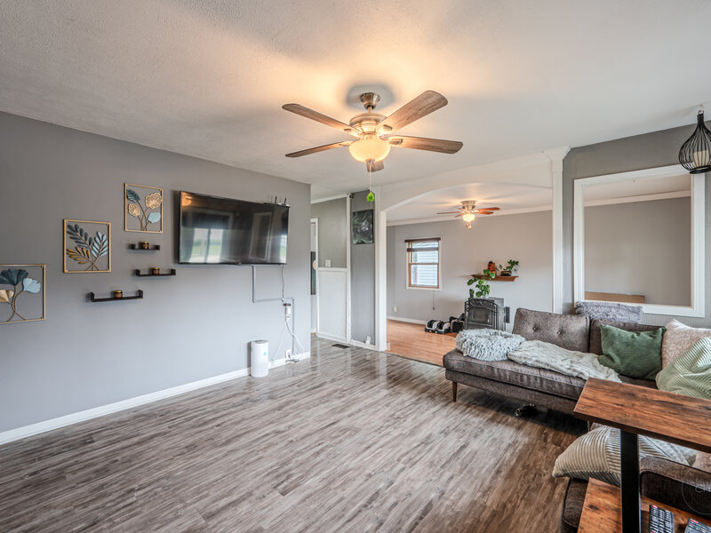 404 Kenyon Avenue Romeoville IL 60446