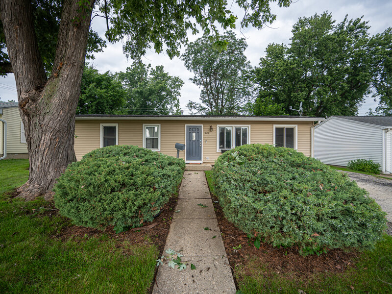 404 Kenyon Avenue Romeoville IL 60446