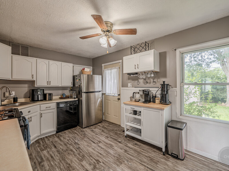 404 Kenyon Avenue Romeoville IL 60446