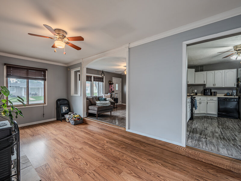404 Kenyon Avenue Romeoville IL 60446