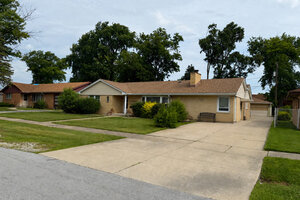 Photo of 6926 W 115th Place Worth IL 60482