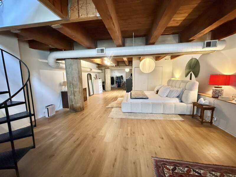 1122 W Newport Avenue Chicago IL 60657