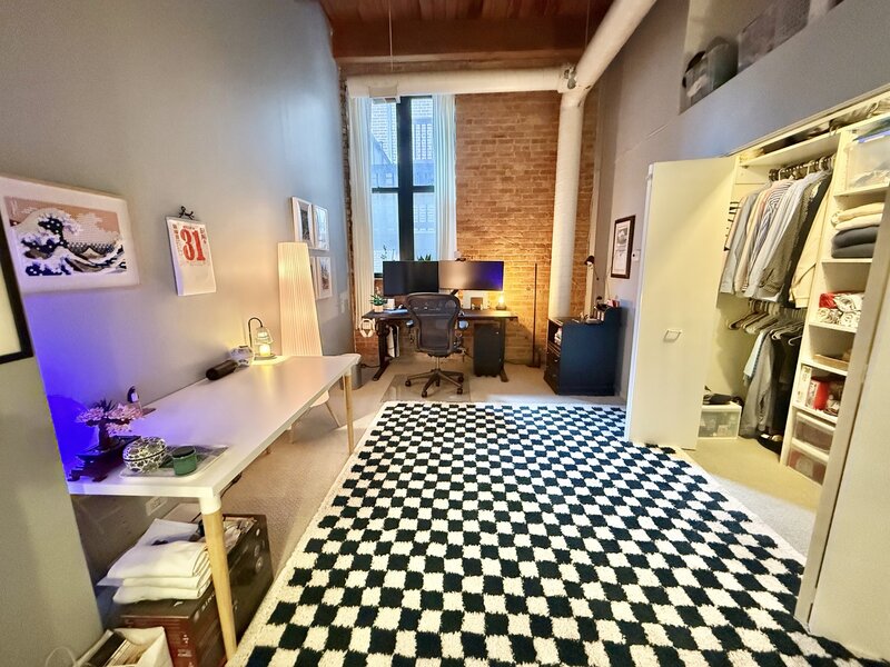 1122 W Newport Avenue Chicago IL 60657