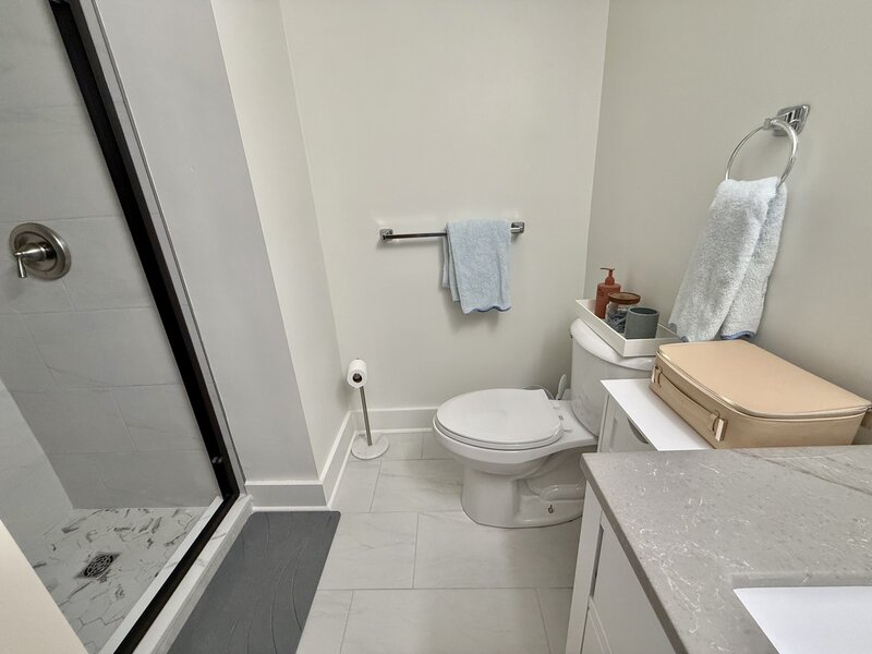 1122 W Newport Avenue Chicago IL 60657