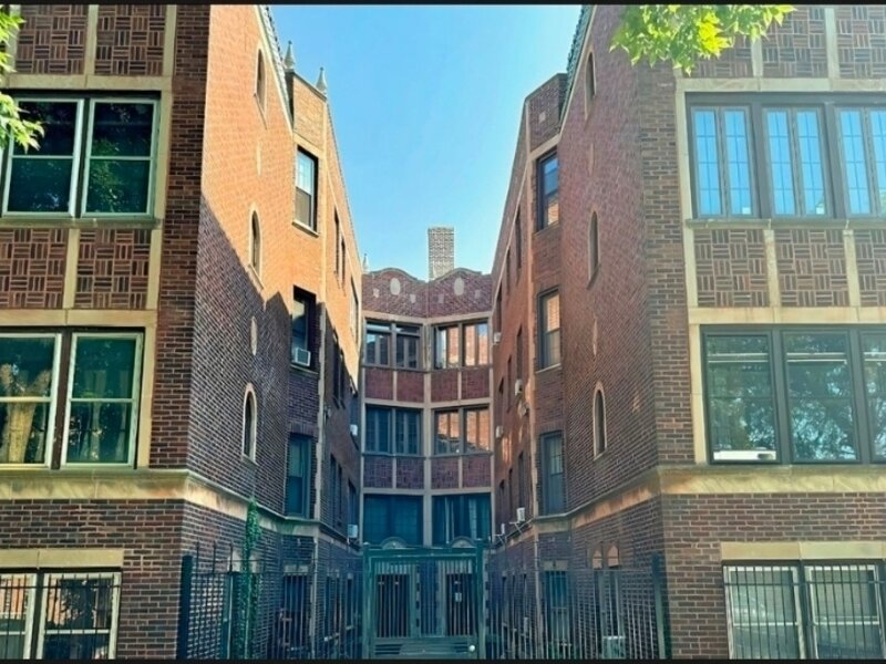 815 E 53rd Street Chicago IL 60615