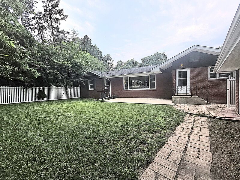 629 Dundee Avenue Flossmoor IL 60422