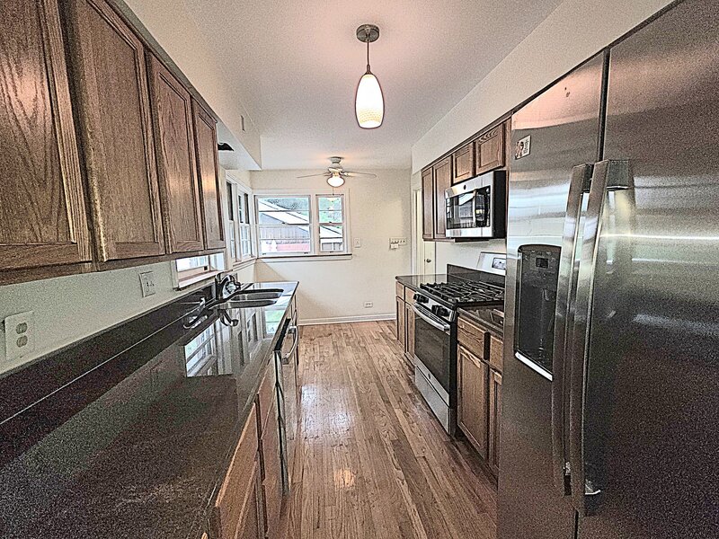 629 Dundee Avenue Flossmoor IL 60422