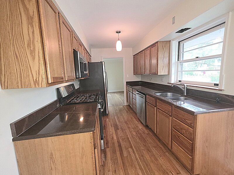 629 Dundee Avenue Flossmoor IL 60422