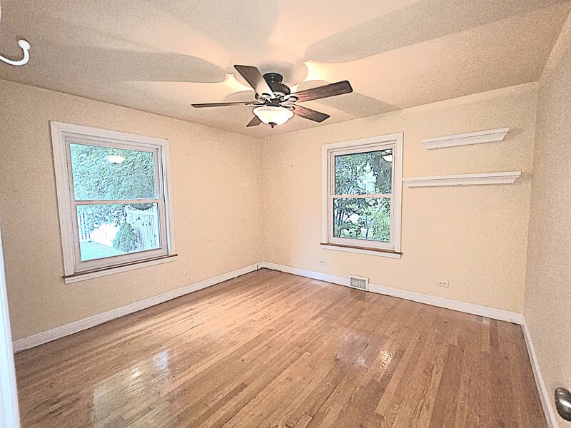629 Dundee Avenue Flossmoor IL 60422