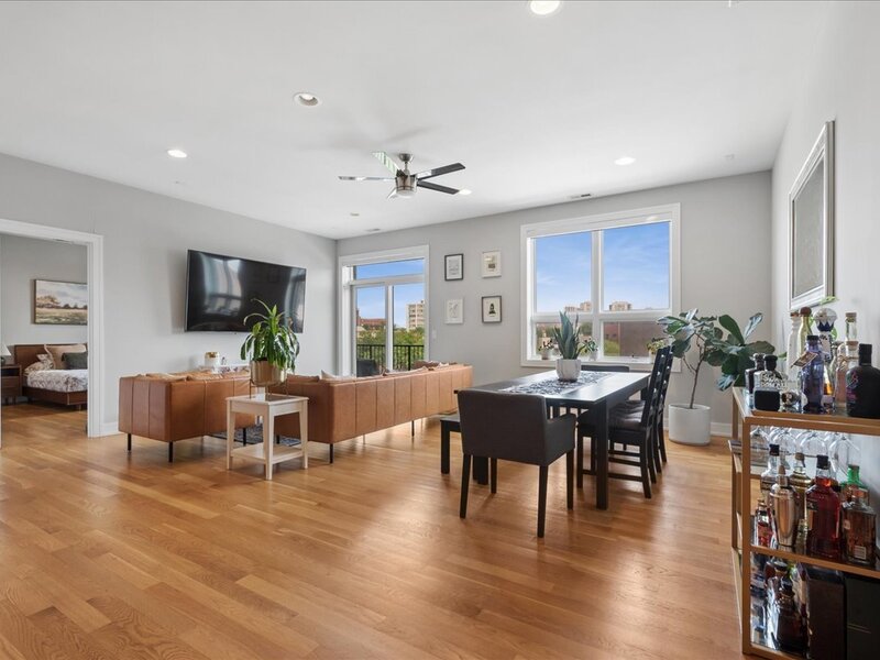 1317 N Larrabee Street Chicago IL 60610