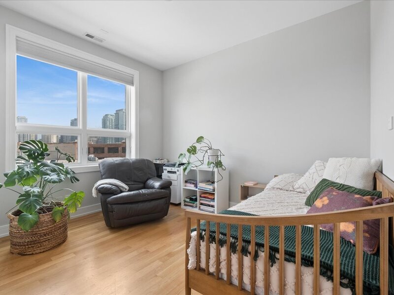 1317 N Larrabee Street Chicago IL 60610