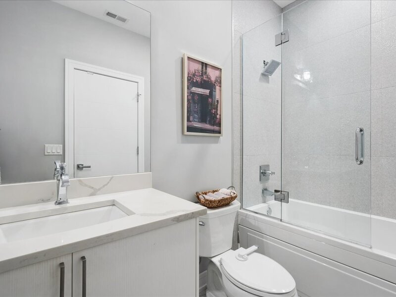 1317 N Larrabee Street Chicago IL 60610