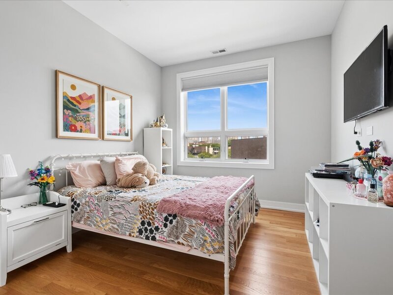 1317 N Larrabee Street Chicago IL 60610