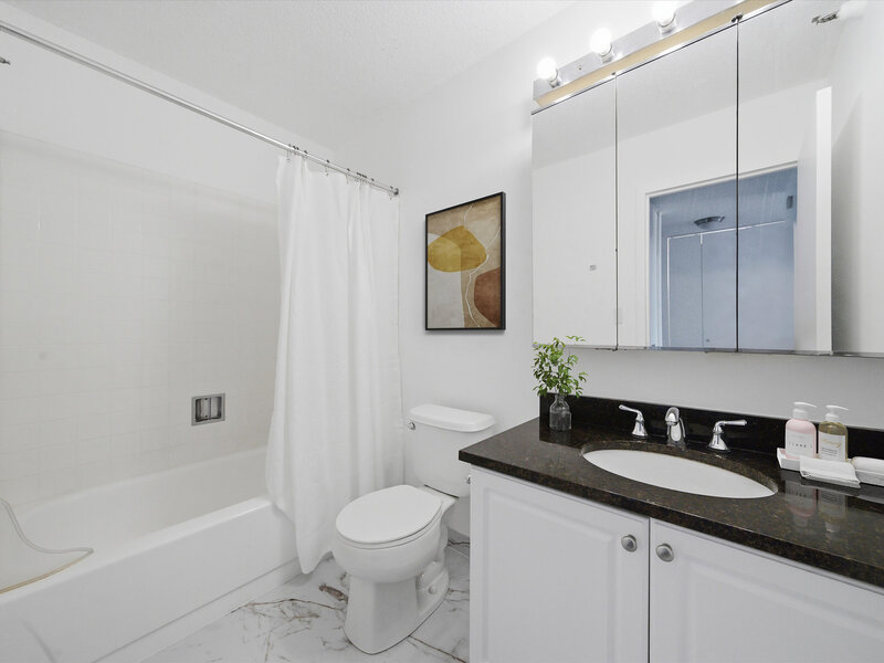10 E Ontario Street Chicago IL 60611