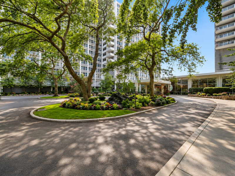 4250 N Marine Drive Chicago IL 60613