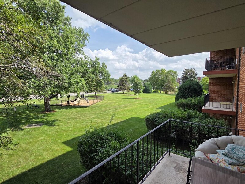 18 E Old Willow Road Prospect Heights IL 60070