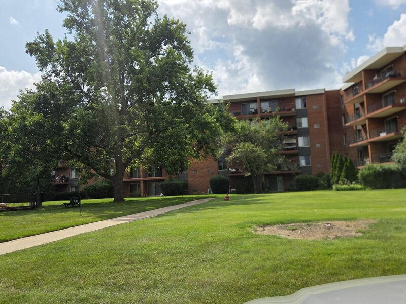 18 E Old Willow Road Prospect Heights IL 60070