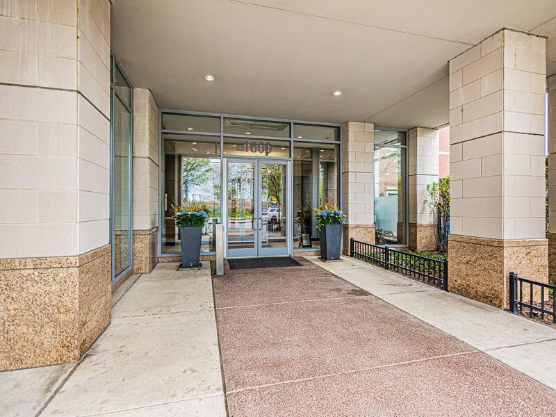 1600 S Prairie Avenue Chicago IL 60616