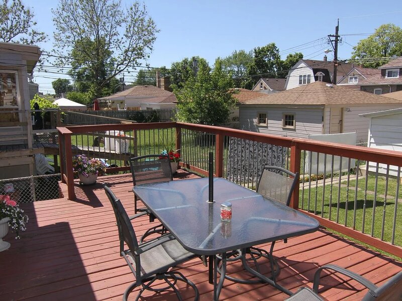 5642 W Newport Avenue Chicago IL 60634