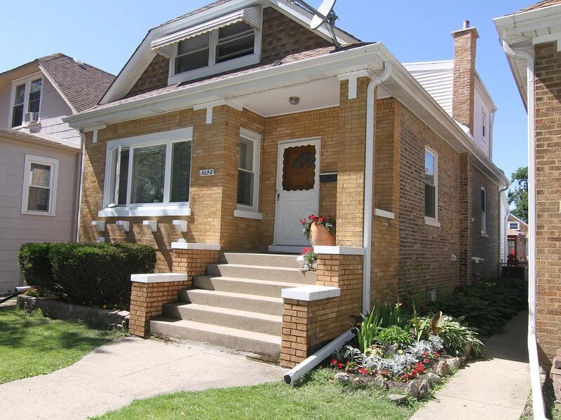 5642 W Newport Avenue Chicago IL 60634